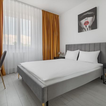 Blanco Apartamento Oradea Exterior foto