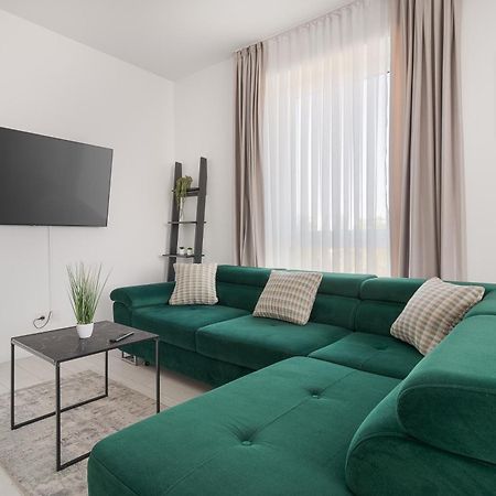 Blanco Apartamento Oradea Exterior foto