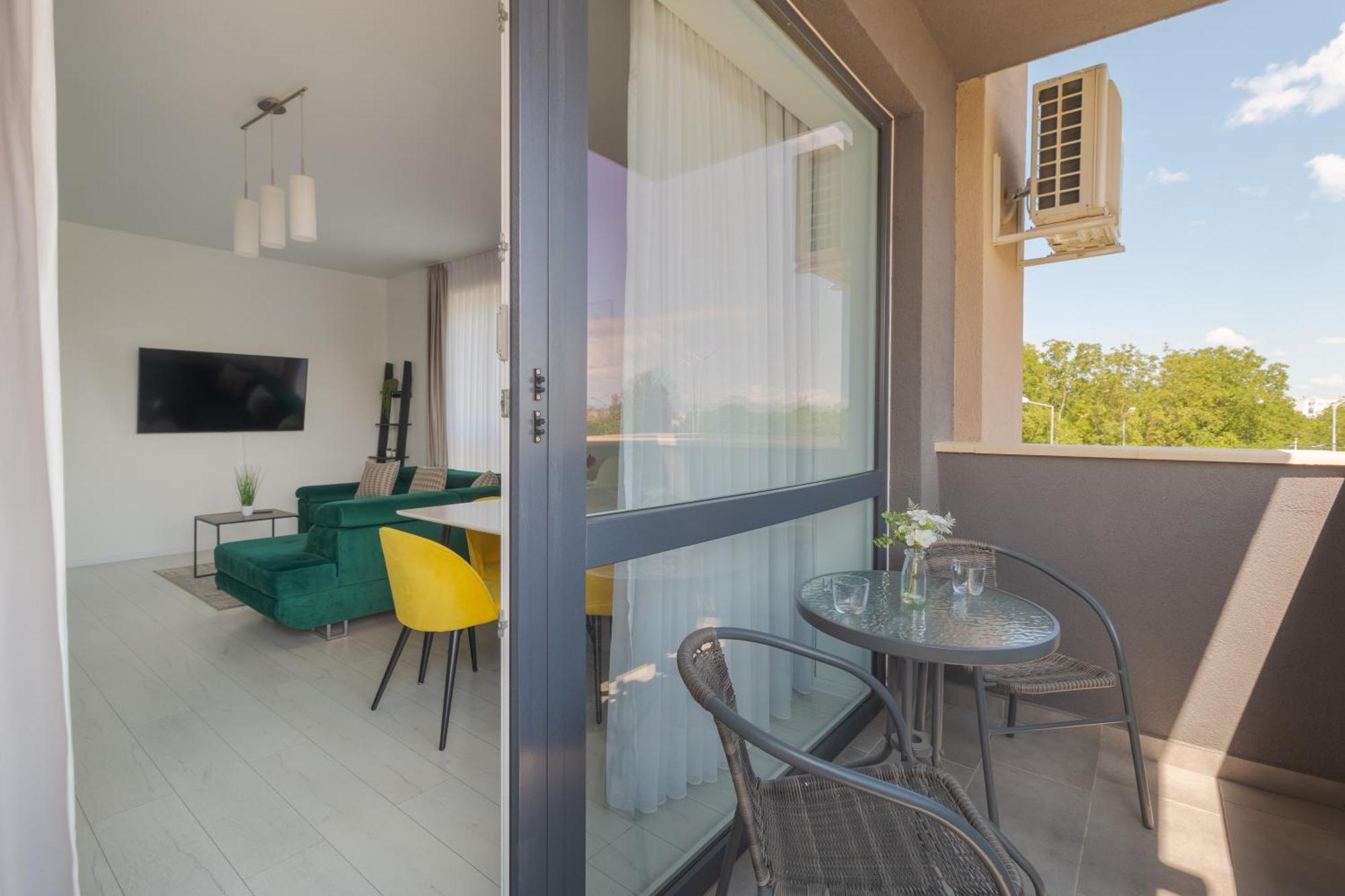 Blanco Apartamento Oradea Exterior foto