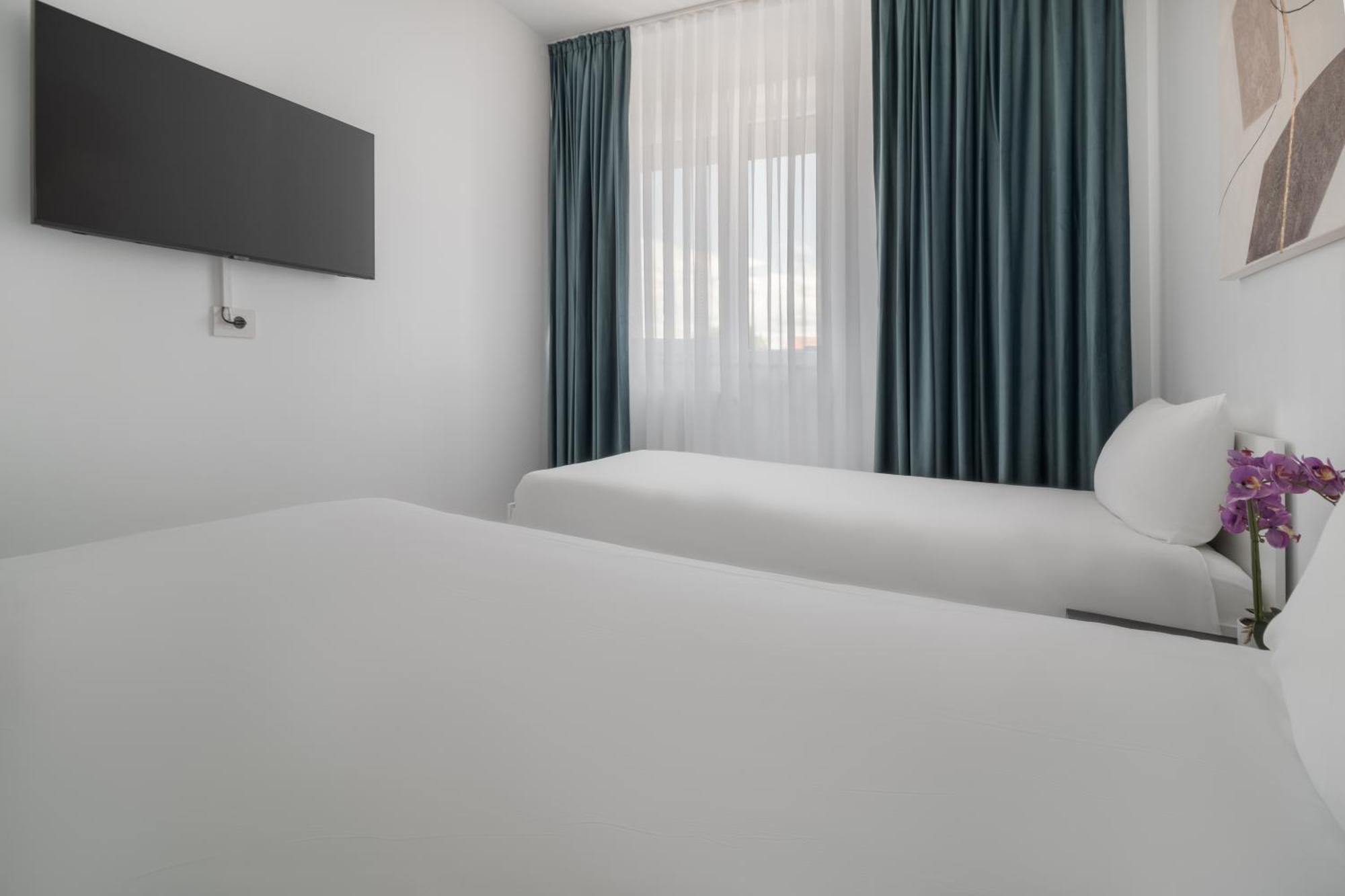 Blanco Apartamento Oradea Exterior foto